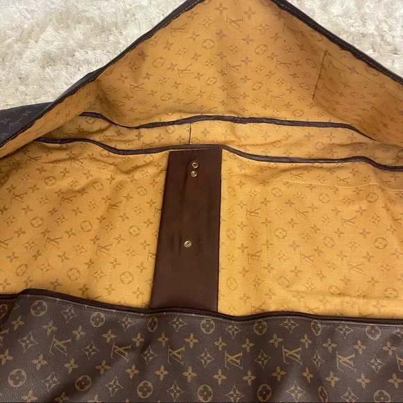 Louis Vuitton Garment Bag - Picture 3 of 10